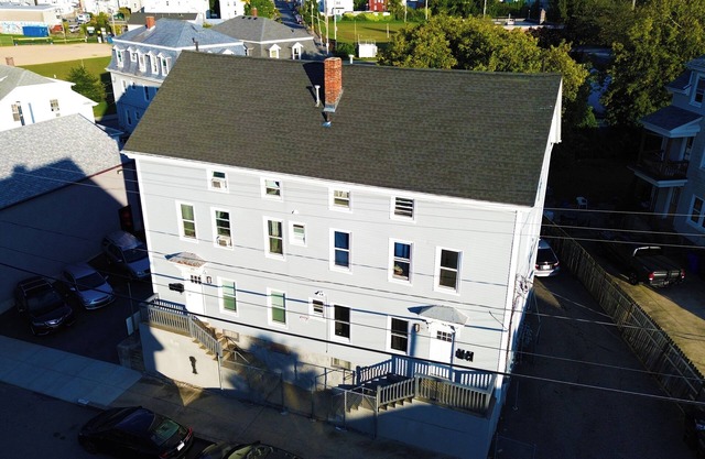 Cozy 1-bedroom apartment in charming Fall River with WiFi, AC