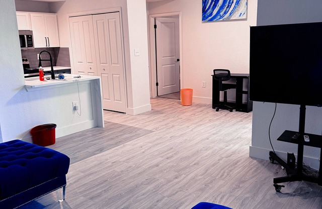 Cozy 1-bedroom apartment in Arlingtons Entertainment District