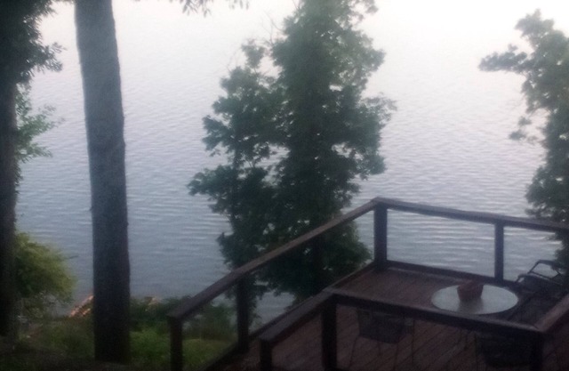 Cozy 1-bedroom apartment with a view of the Tennessee River in Florence