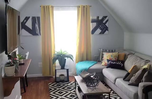 Cozy 1-bedroom apartment in amazing Queens with AC