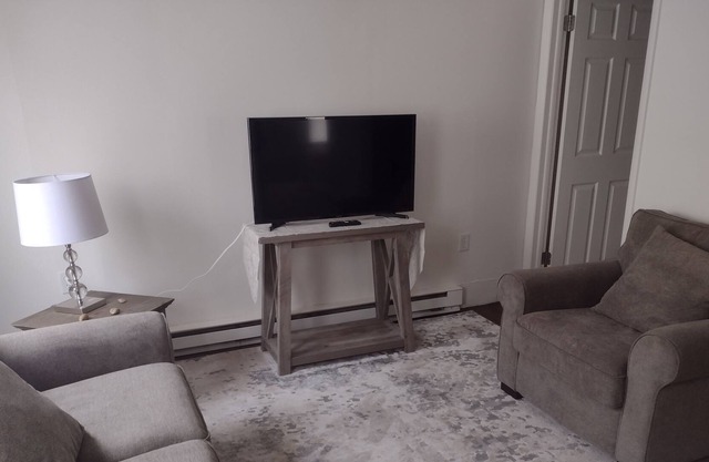 ~Cozy 1 bedroom apartment near Amphitheater and NYS Fairgrounds~
