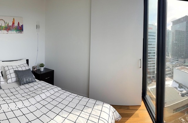 Cozy 1 Bedroom Apt In Heart Of Downtown Winnipeg