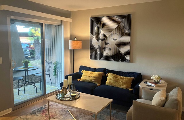 Cozy 1-bedroom Art Condo in Palm Springs - 1 month minimum