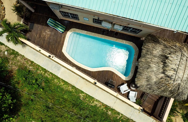 Cozy 1-Bedroom Condo Steps from Beach, Pool & Wifi