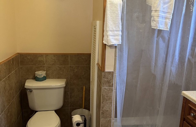 Cozy 1-bedroom hotel in fabulous Dinosaur with WiFi