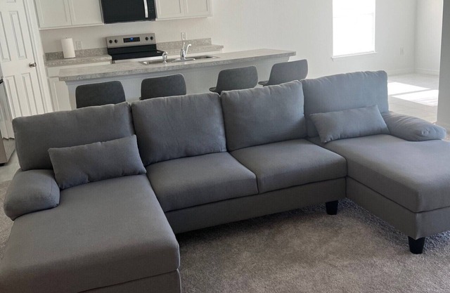 Cozy 1-bedroom house in charming Lehigh Acres with WiFi, AC