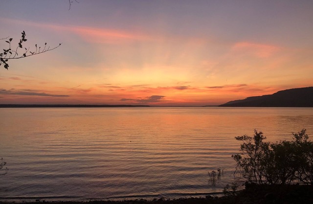 Cozy 1 Bedroom Lakefront House on Greers Ferry Lake