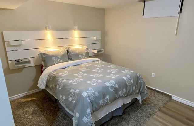 ❤️Cozy 1 Bedroom Suite Basement with FREE Parking