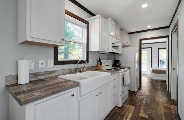 Cozy 1-Bedroom Tiny Home 1/2 Mile from Marina and Boat Ramp #405!