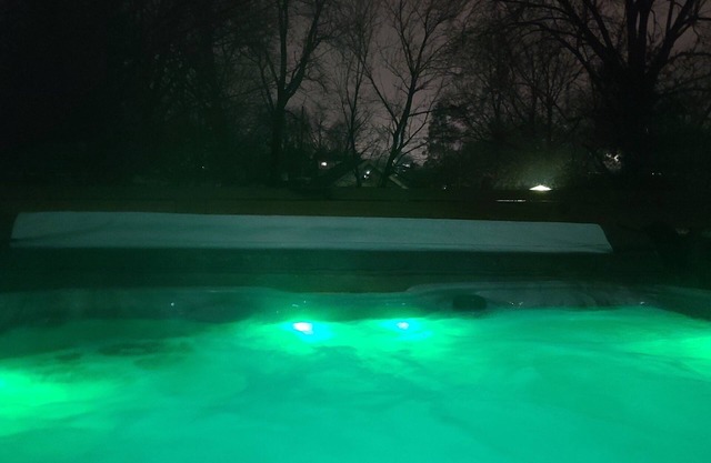 Cozy 1-bedroom with Hot Tub