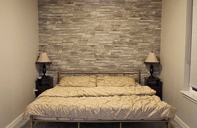 Cozy 1-bedroom with WiFi and AC in enchanting Aurora