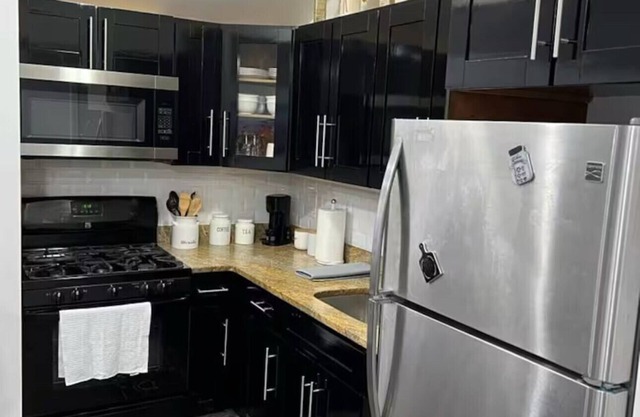 Cozy 1Bedroom Lower Level Apt