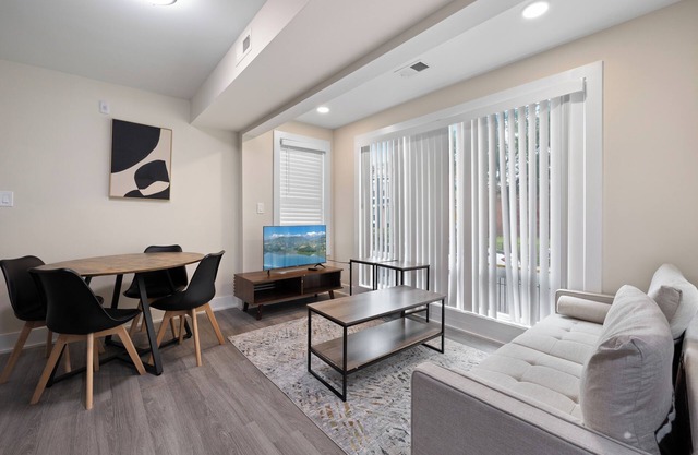Cozy 1BR Apartment near Metro
