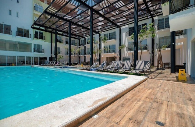 Cozy 1Br Apt - Pool - GYM - 2 Min to the Beach