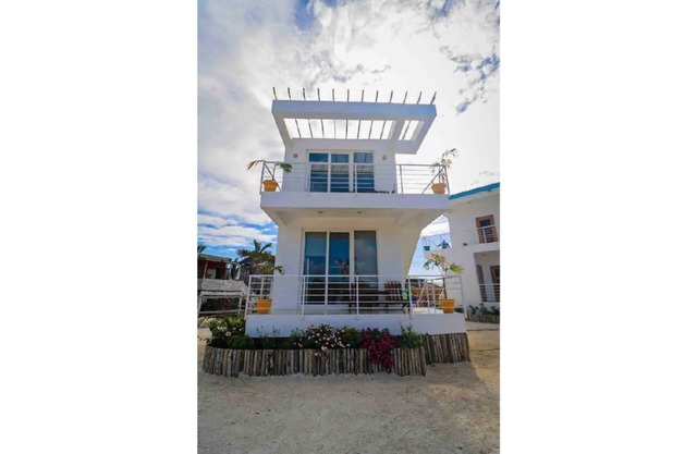 Cozy 1st Floor Casita. On the river and close to town!