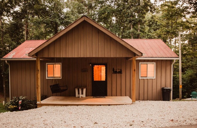 NEW-Cozy & Quiet Cabin near Cave Run Lake, RRG, DBBB, and hiking trails!