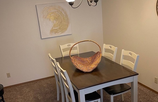 Cozy 2 bed 2 bath apartment in a quiet and safe neighborhood