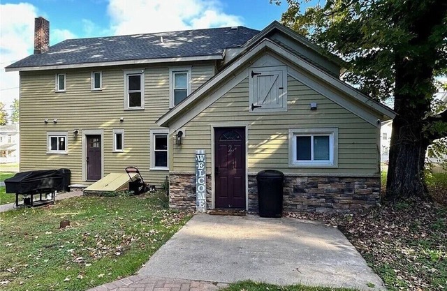 Cozy 2-bedroom 1 bath Townhome close to I81 Perfect for Snowmobilers and Anglers