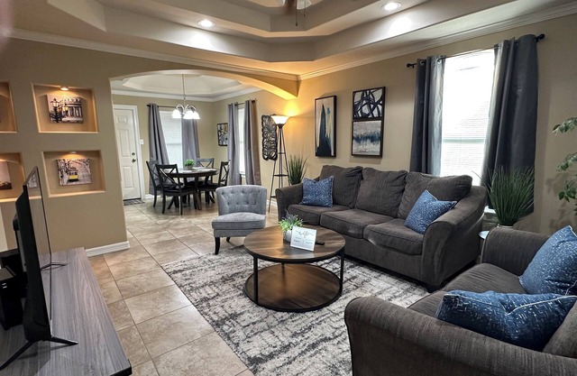 Cozy 2-bedroom 2-bath apartment in Pharr, close to Airport and Mall