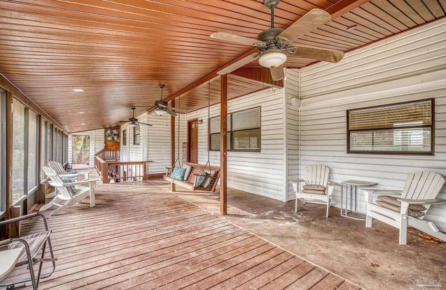 Cozy 2-bedroom apartment in phenomenal Pensacola with WiFi, AC