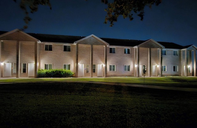 Cozy 2-bedroom apartment in welcoming McAllen with WiFi, AC