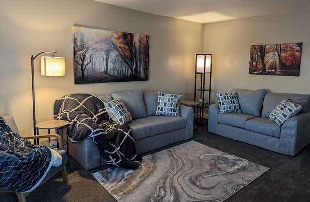 Cozy 2-bedroom apartment in nice Midvale with AC, WiFi