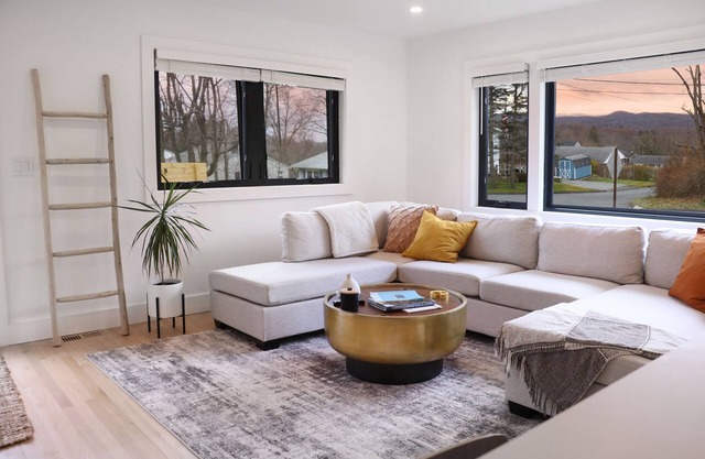 Cozy 2-bedroom Cabin getaway in a Lake town of New Fairfield