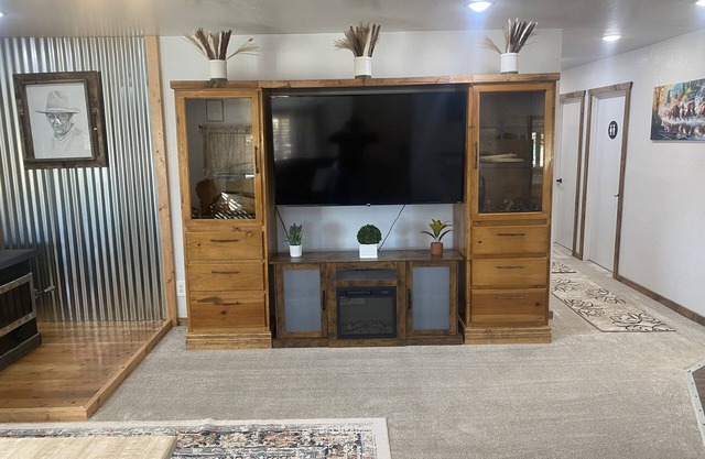 Cozy 2-bedroom cabin In enchanting Hatch near the river! Between Bryce and Zion