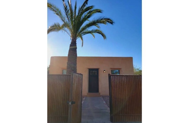 Cozy 2 bedroom Casita with private fenced in yard