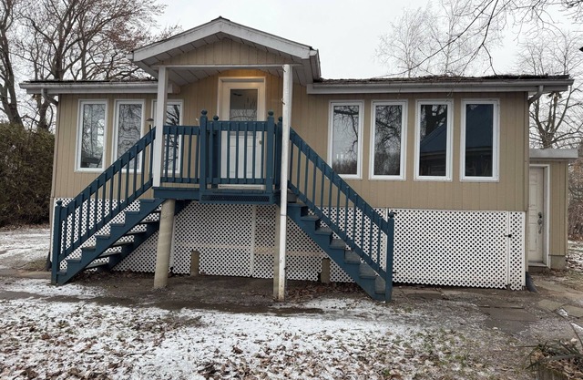 Cozy 2-bedroom chalet in Pierreville on the river with a