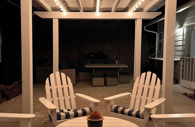Cozy 2-bedroom cliff-side house with AC & WiFi close to the Gorge Amphitheater.
