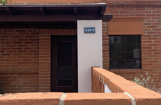 Cozy 2-bedroom condo with AC, WiFi in amazing Green Valley 55+ community