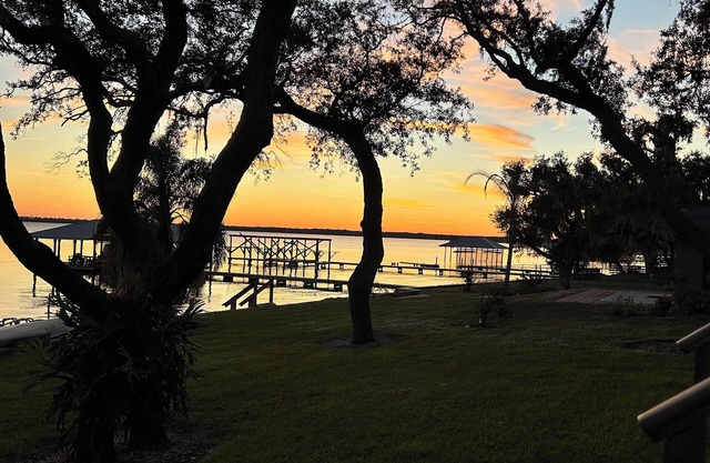 Cozy 2-bedroom condo with dock access - Lake June Falls Condominium Unit
