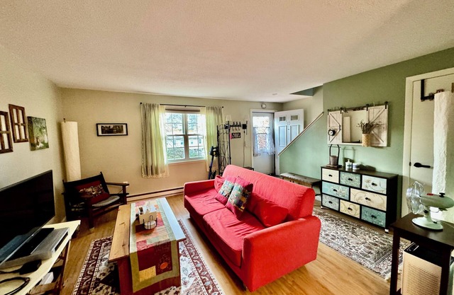 Cozy 2-bedroom condo near town of Amherst, UMASS, Amherst and Hampshire College