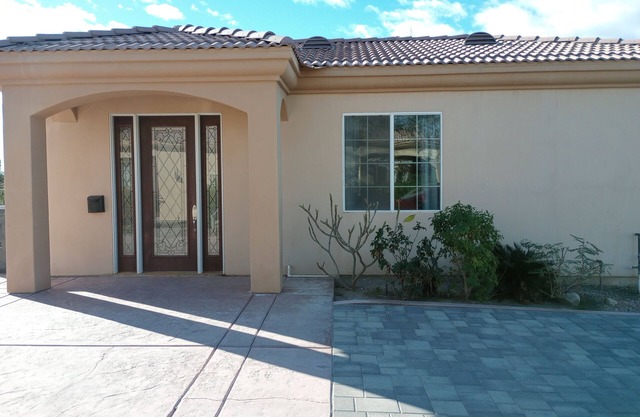 Cozy 2-bedroom guesthouse in fabulous Thousand Palms with AC, WiFi