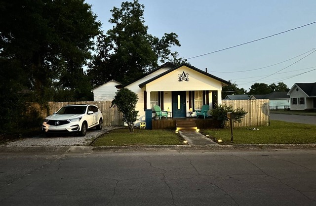 Cozy 2 Bedroom home in Pensacola