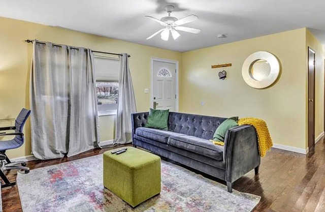 Cozy 2 bedroom home with free parking on premises.
