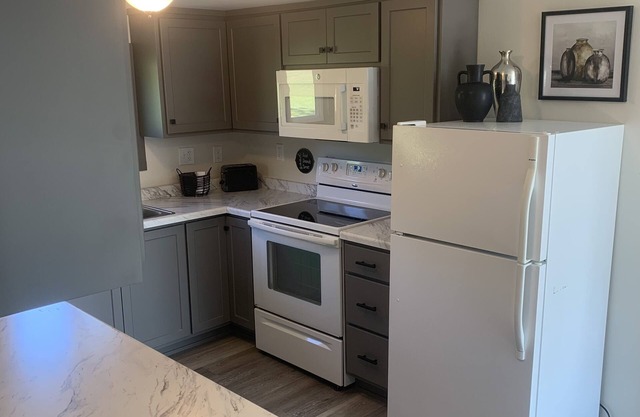 Cozy 2 Bedroom House Overlooking Little Sturgeon Bay