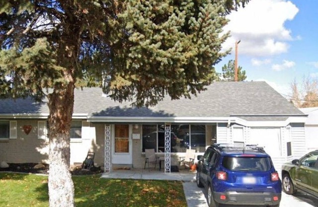 Cozy 2-bedroom house with AC, WiFi in charming Taylorsville