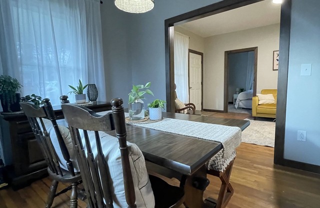 Cozy 2 bedroom house. 1 mile from i77, in Beckley West Virginia.
