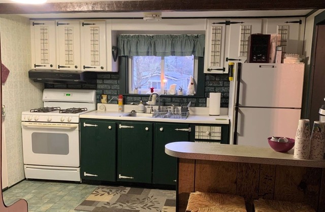 Cozy 2 bedroom house in Downeast Maine. Family/Pet Friendly.nNightly or Monthly
