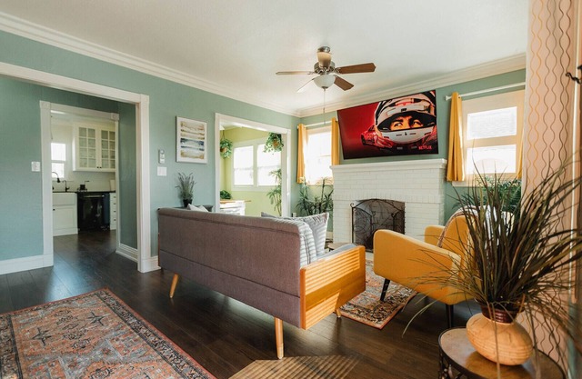 Cozy 2 bedroom house in South Sacramento