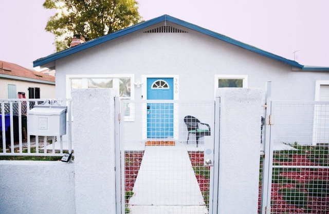 Cozy 2-bedroom house in Central San Diego with WiFi