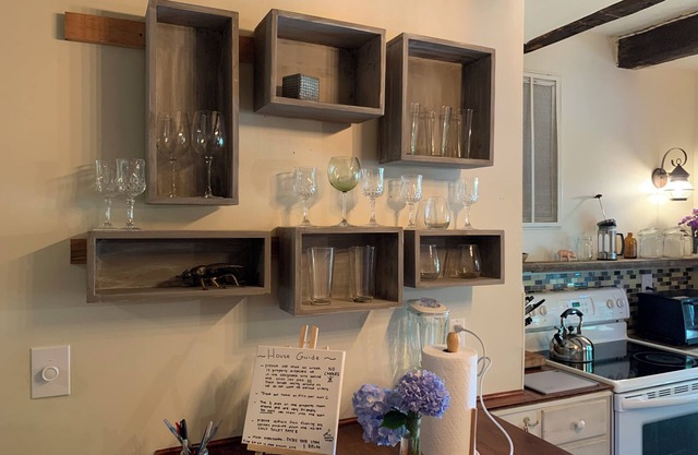 Cozy 2-bedroom renovated barn in charming Town of LaGrange with WiFi, AC