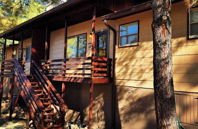 Cozy 2-bedroom Ruidoso Retreat