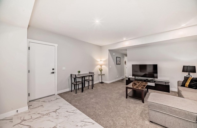 COZY 2 BEDROOM SUITE IN AMBLETON