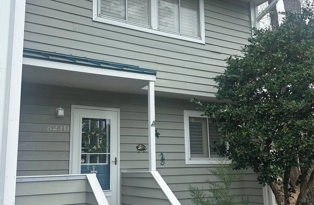 Cozy 2-bedroom townhome in charming Bethany Beach with AC, WiFi, community pool