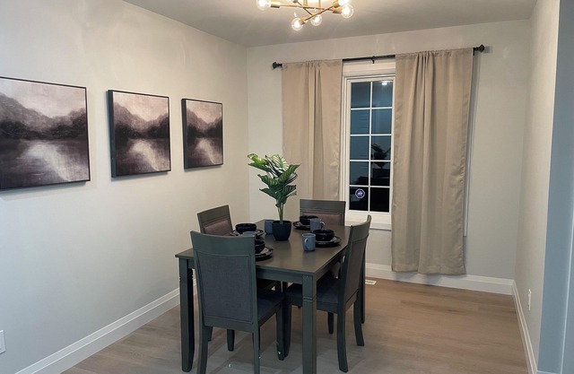 Cozy 2-bedroom townhome in amazing Belleville with AC, WiFi