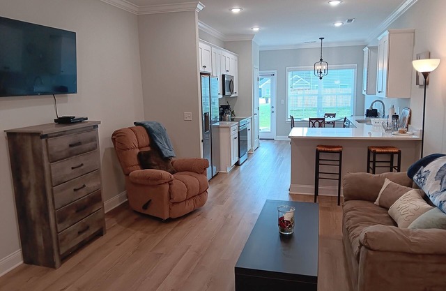 Cozy 2-bedroom home near shopping, churches, and the outdoors