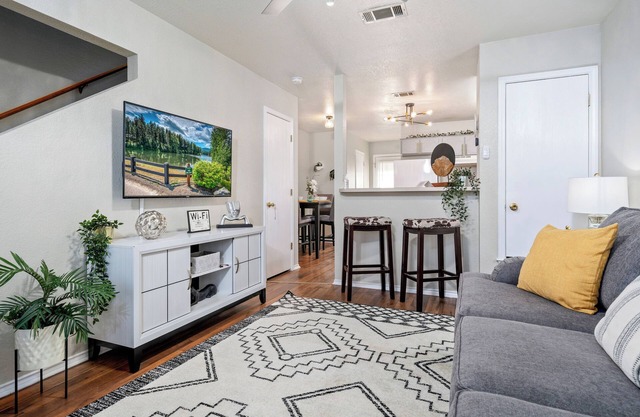 Cozy 2-bedroom Townhome in Lovely Killeen with AC, WiFi, Parking